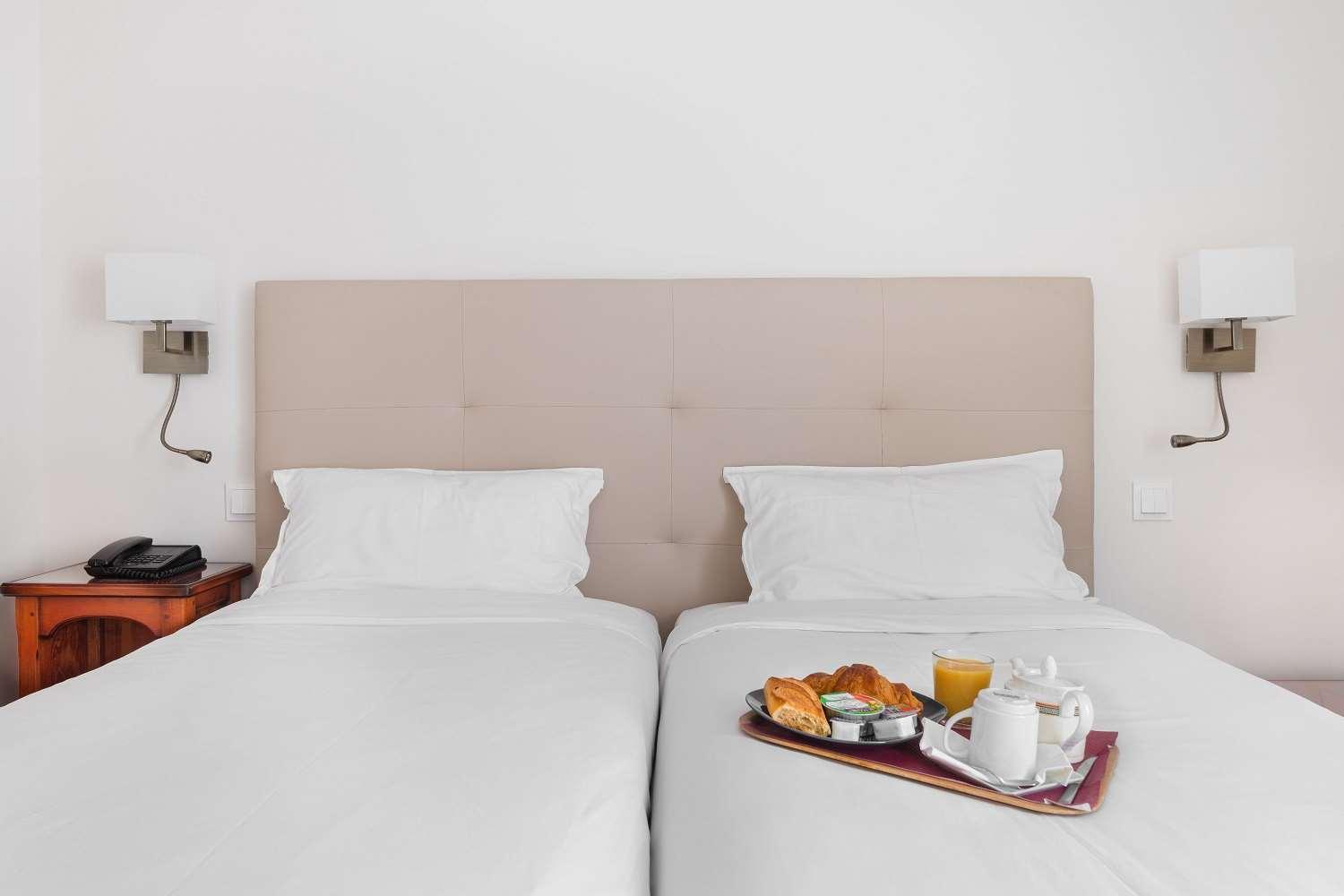 Courcelles Mederic Hotell Paris Eksteriør bilde