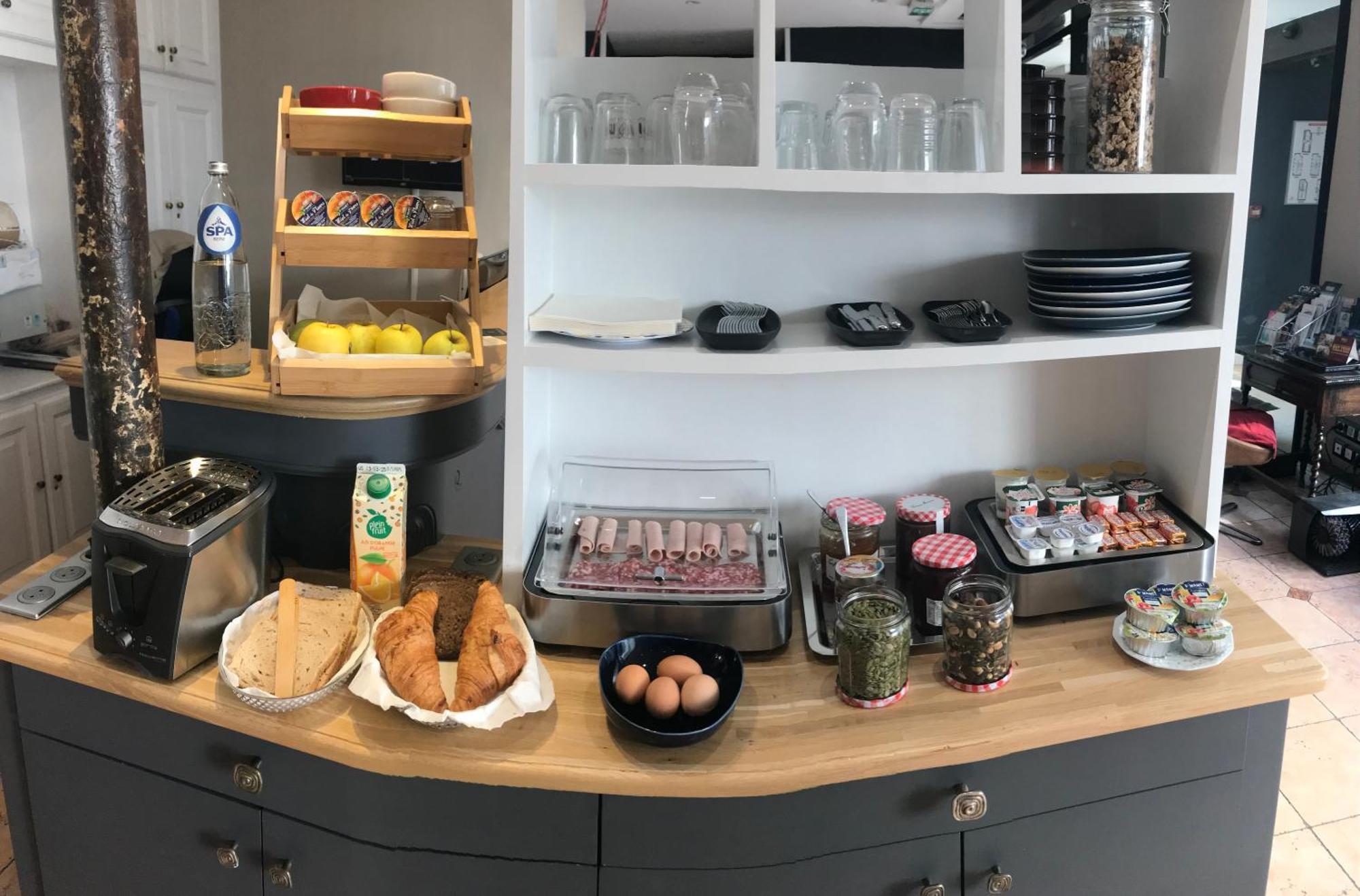 Courcelles Mederic Hotell Paris Eksteriør bilde