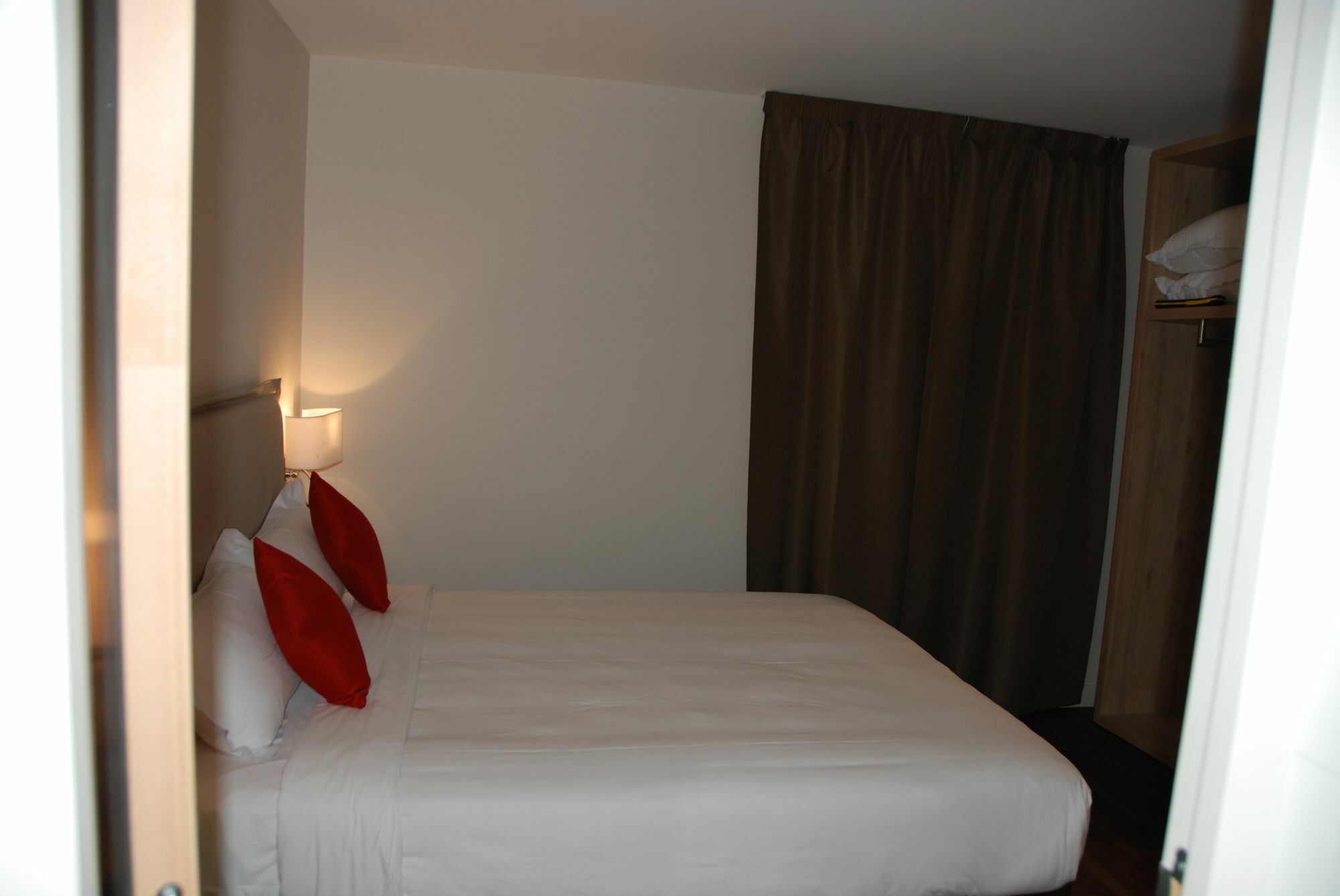 Courcelles Mederic Hotell Paris Eksteriør bilde