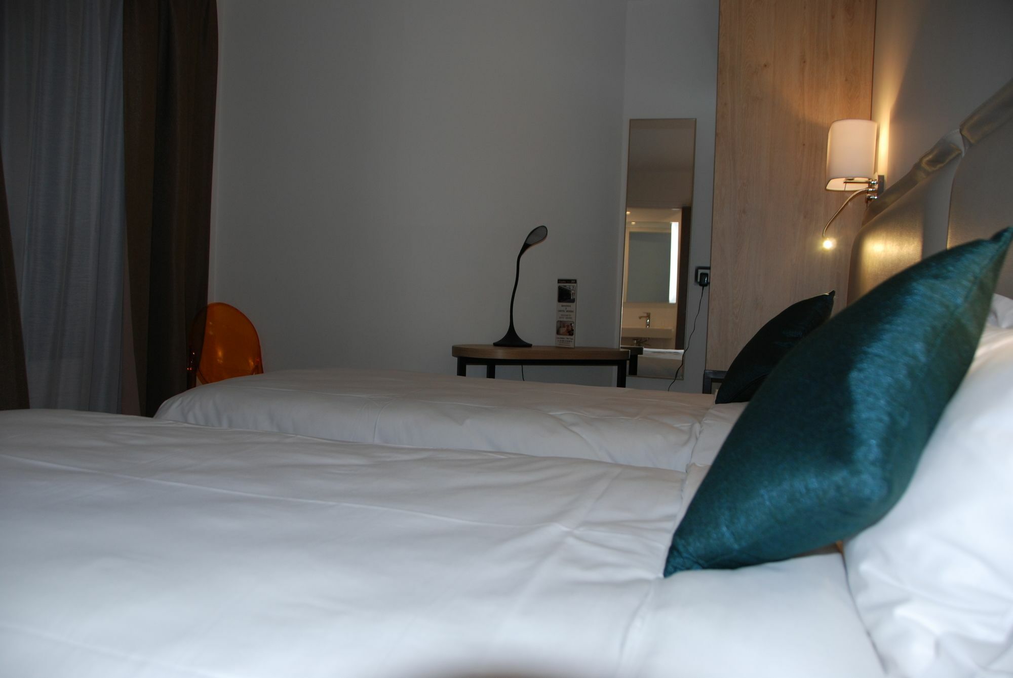 Courcelles Mederic Hotell Paris Eksteriør bilde